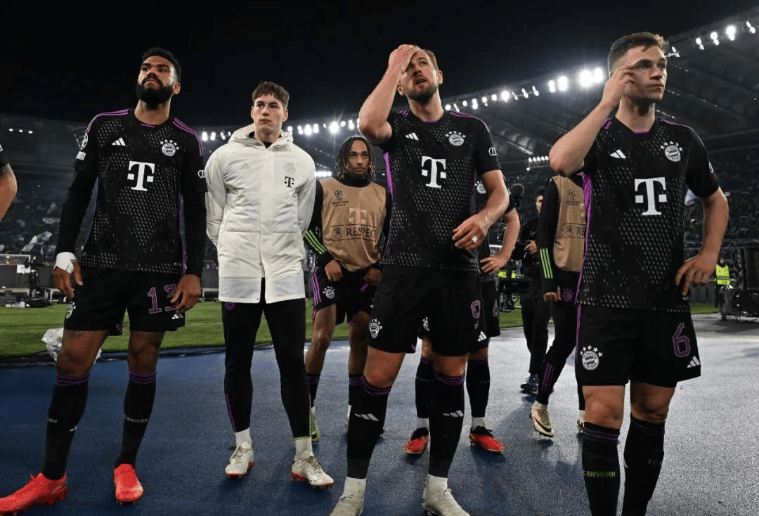 祝福！阿森纳前锋萨卡社媒官宣与相恋5年的女友求婚成功