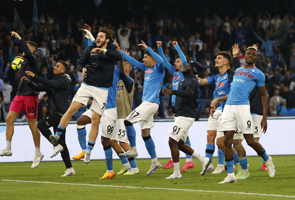 NBA球员数据榜：字母哥助攻领先,