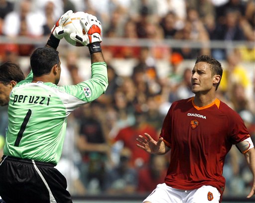 金彭贝：对我来说能和巴黎赢下一座欧冠比在皇马赢五次还珍贵（金彭贝：为巴黎夺一座欧冠比在皇马夺五次更珍贵）