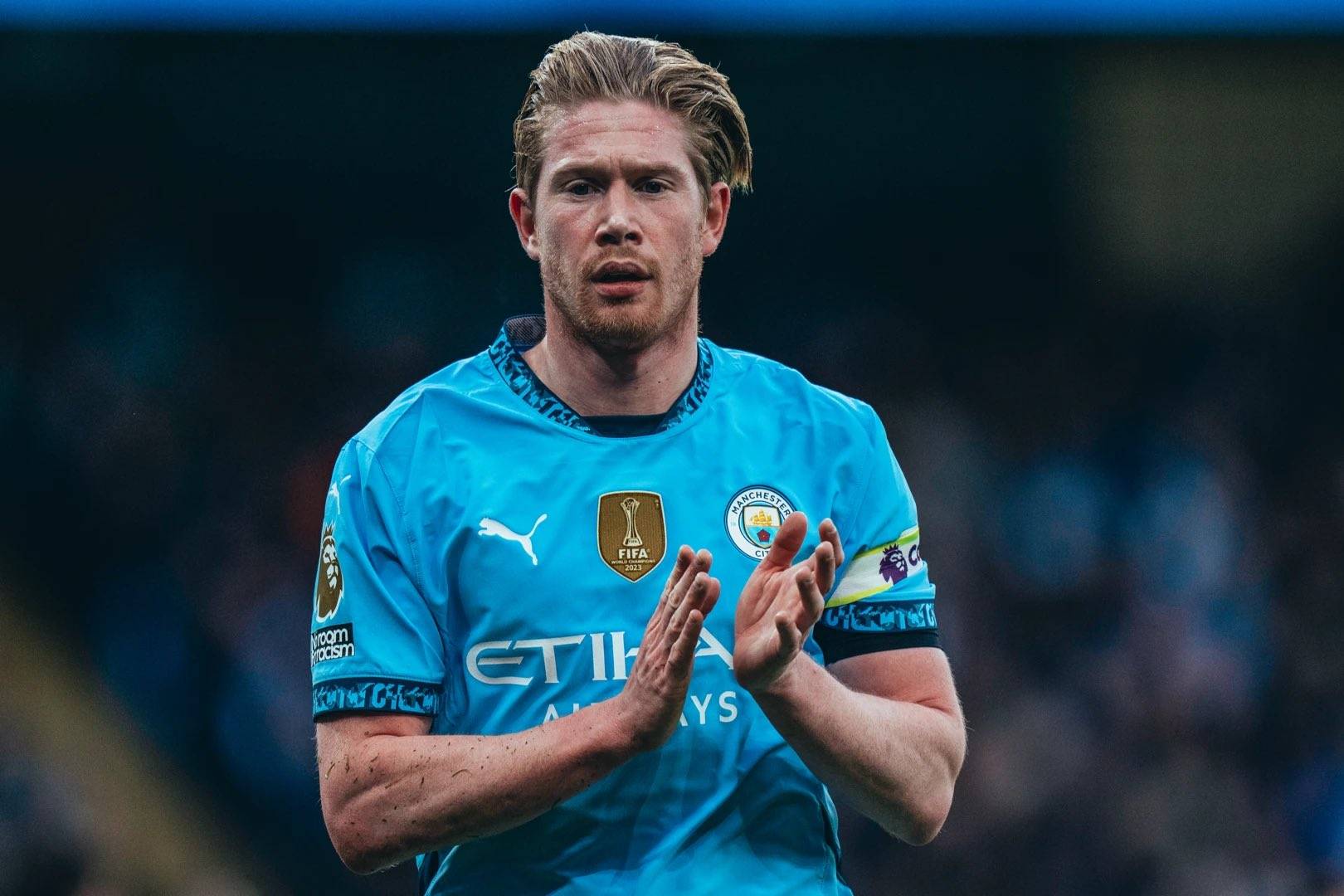 足球世界足球先生候选名单出炉，引发热议（足坛年度先生候选名单揭晓，掀起热议）