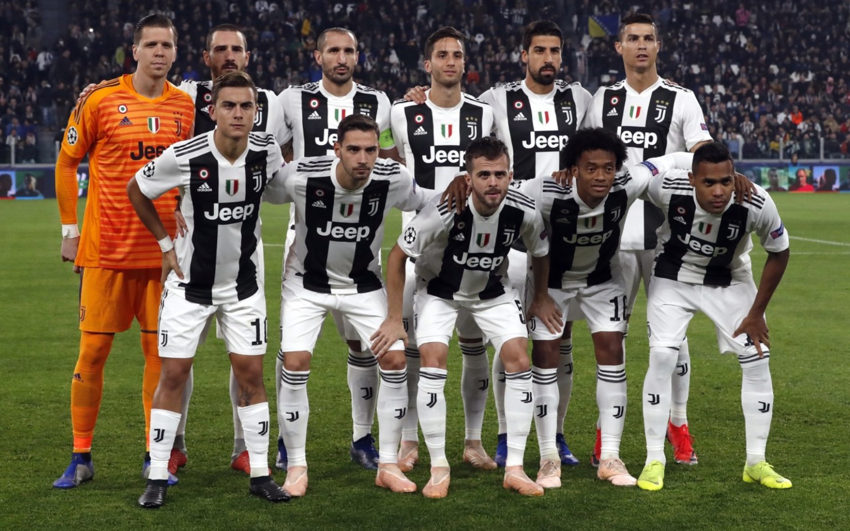 足球+音乐会，河南主帅拉莫斯当乐团指挥&阿奇姆彭等球员参加（当足球邂逅音乐：河南主帅拉莫斯执棒，阿奇姆彭等球员同台亮相）