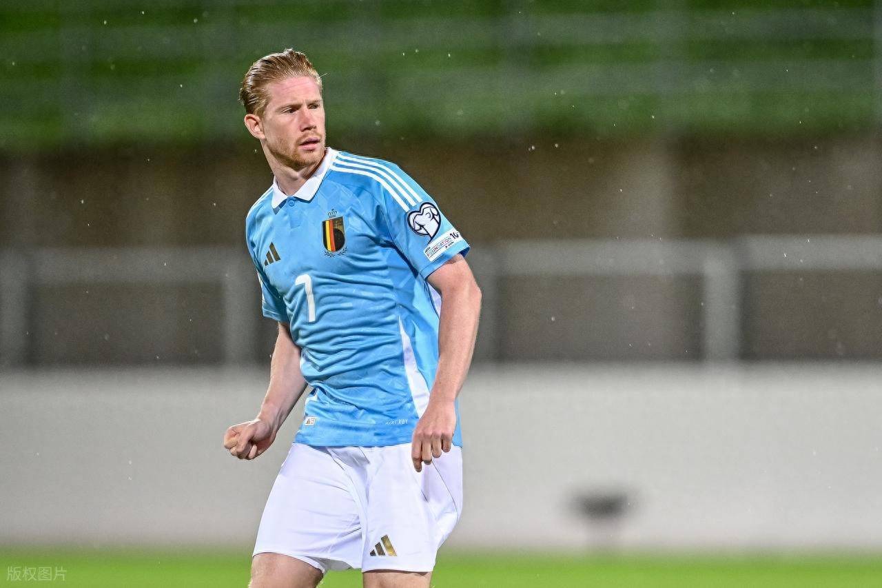 主队近期不败率尚可！海外情报：曼城2-1桑德兰（主队近况不败率可观，海外快讯：曼城2-1战胜桑德兰）